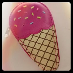 Super cute ice cream cone manicure set
